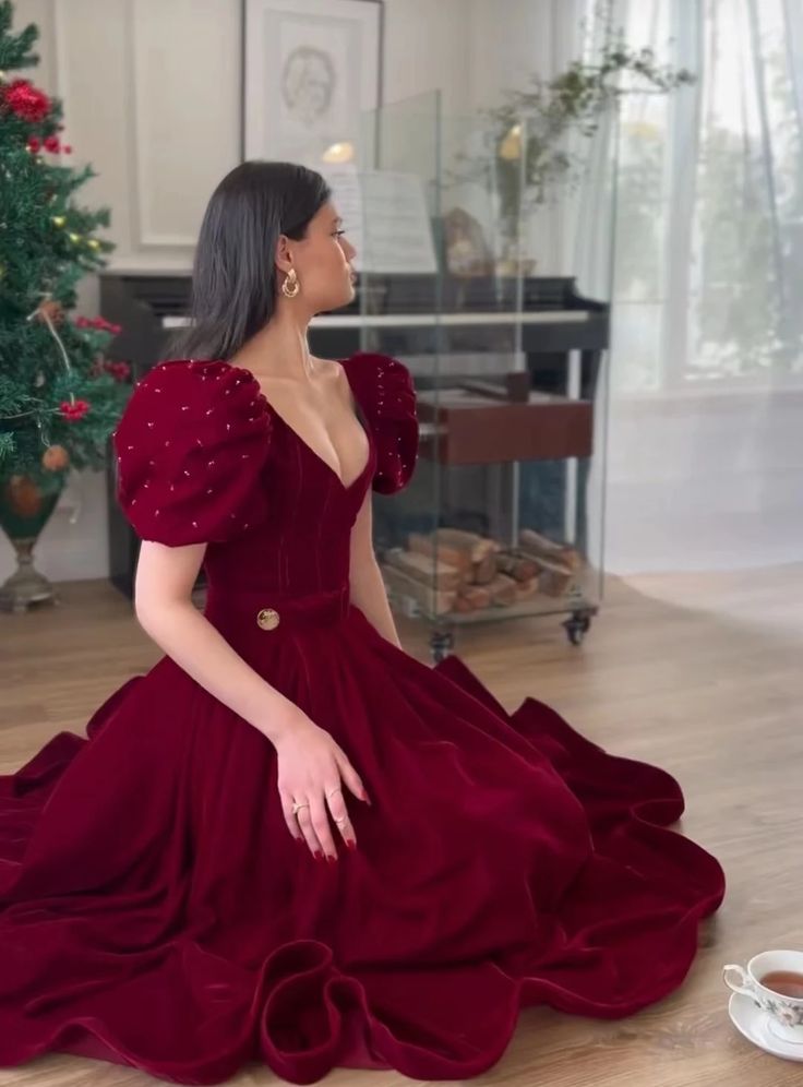 Burgundy Velvet V Neck Short Puff Sleeve Beaded A-Line Long Floor Length Ball Gown Evening Dress Christmas Party Dress gh3042