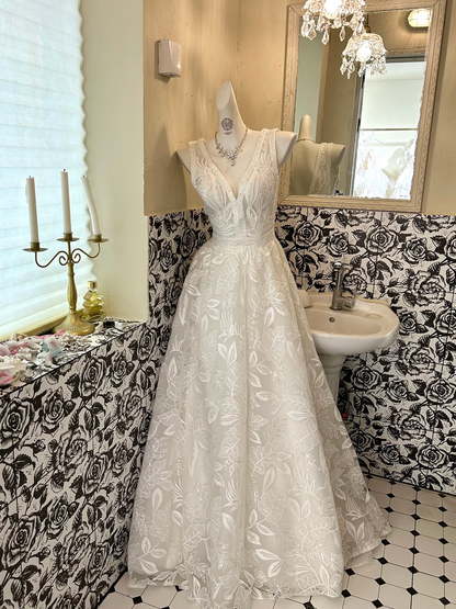 Ivory V-Neck Waist-Cinched Fitted Printed Full Flared Premium Vintage Romantic Dress, Wedding Gown gh7575