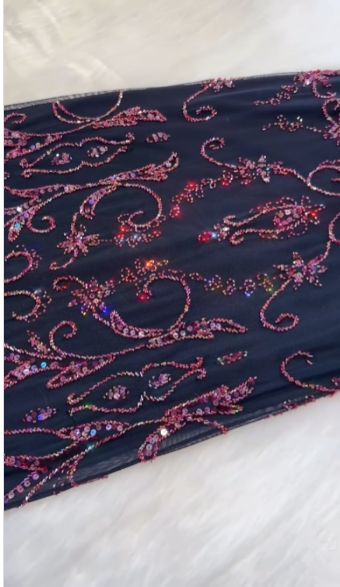 Wunderschönes, figurbetontes, schulterfreies, exquisites, langes Ballkleid aus Tüll mit Perlen gh3156