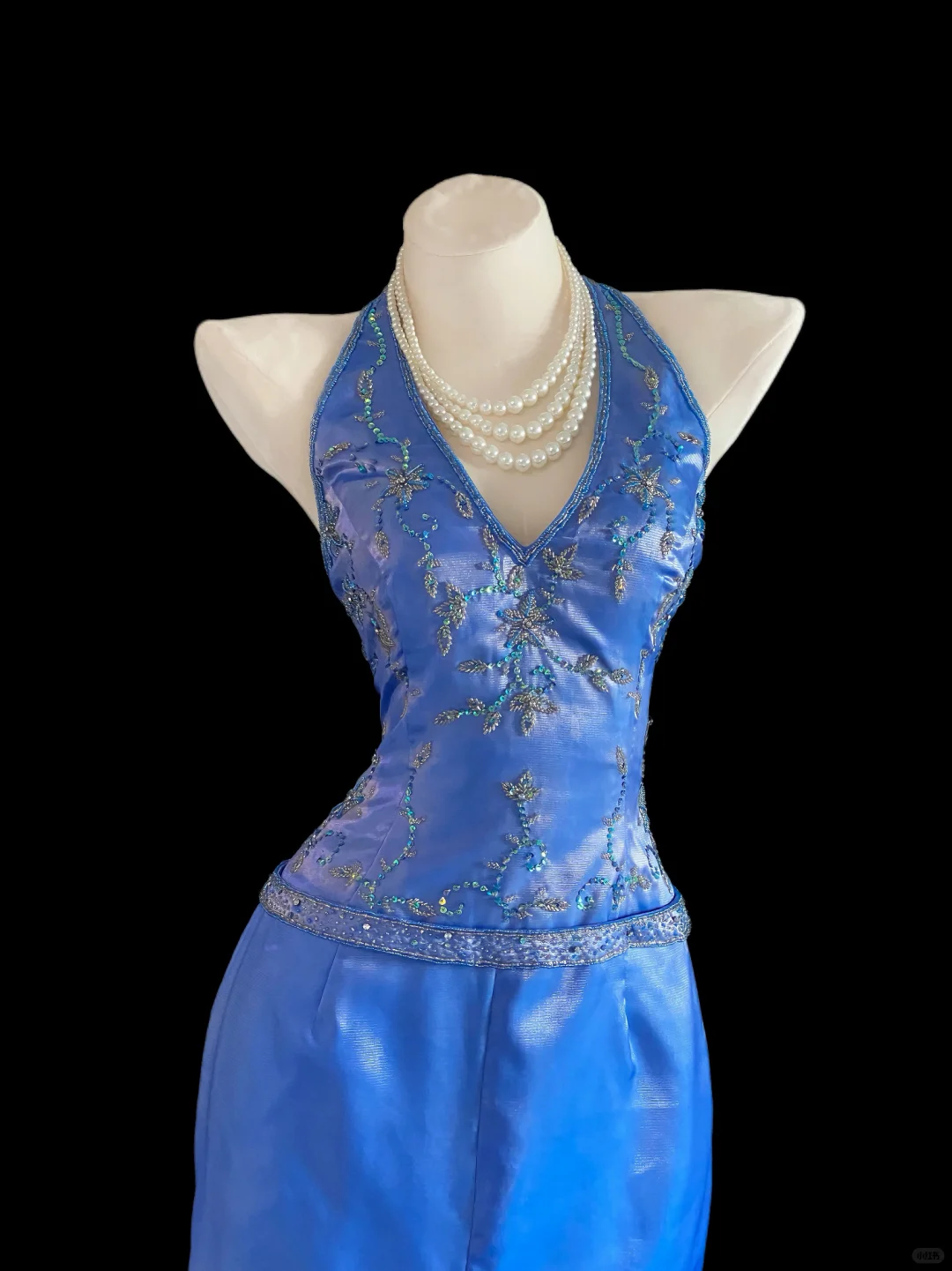 Royal Blue Halter Satin Mermaid Evening Gown, V‑Neck, Floral Beaded Embroidery Bodice, Beaded Waistband, Front‑Slit Ruffled Skirt, Small Train, Formal Pageant Prom Dress gh8901