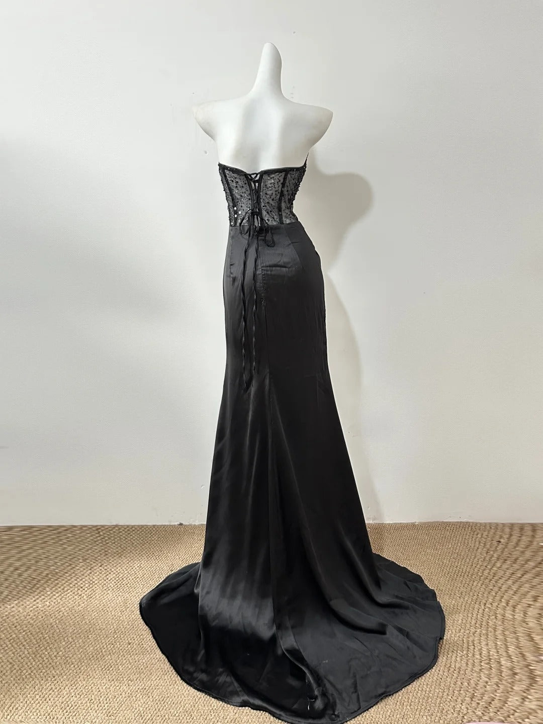 Schwarzes funkelndes, elegantes, exquisites, perlenbesetztes, langes, bodenlanges Satin-Pailletten-Ballkleid, Abendkleid, Partykleid gh4188