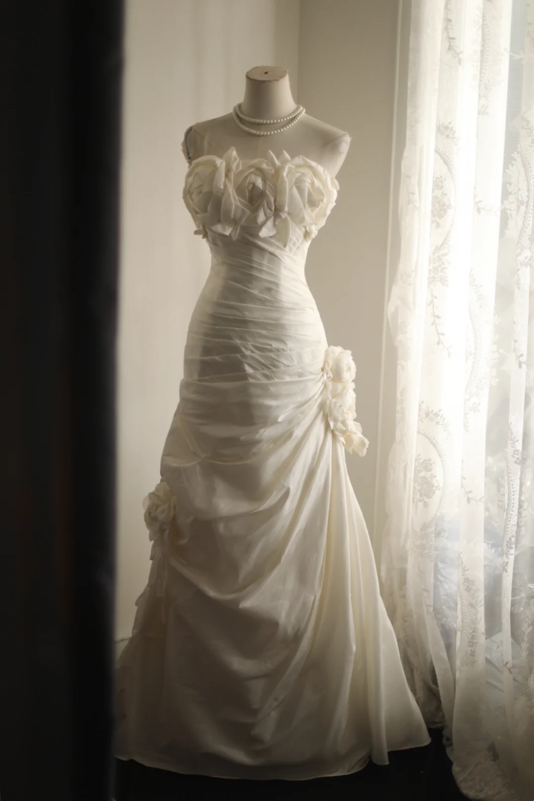 White strapless fitted waist vintage-style ball gown, evening gown gh7124