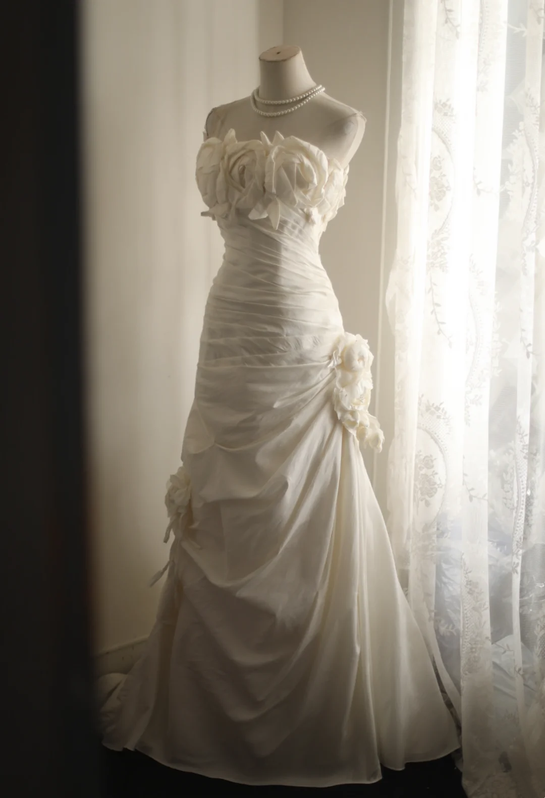 White strapless fitted waist vintage-style ball gown, evening gown gh7124