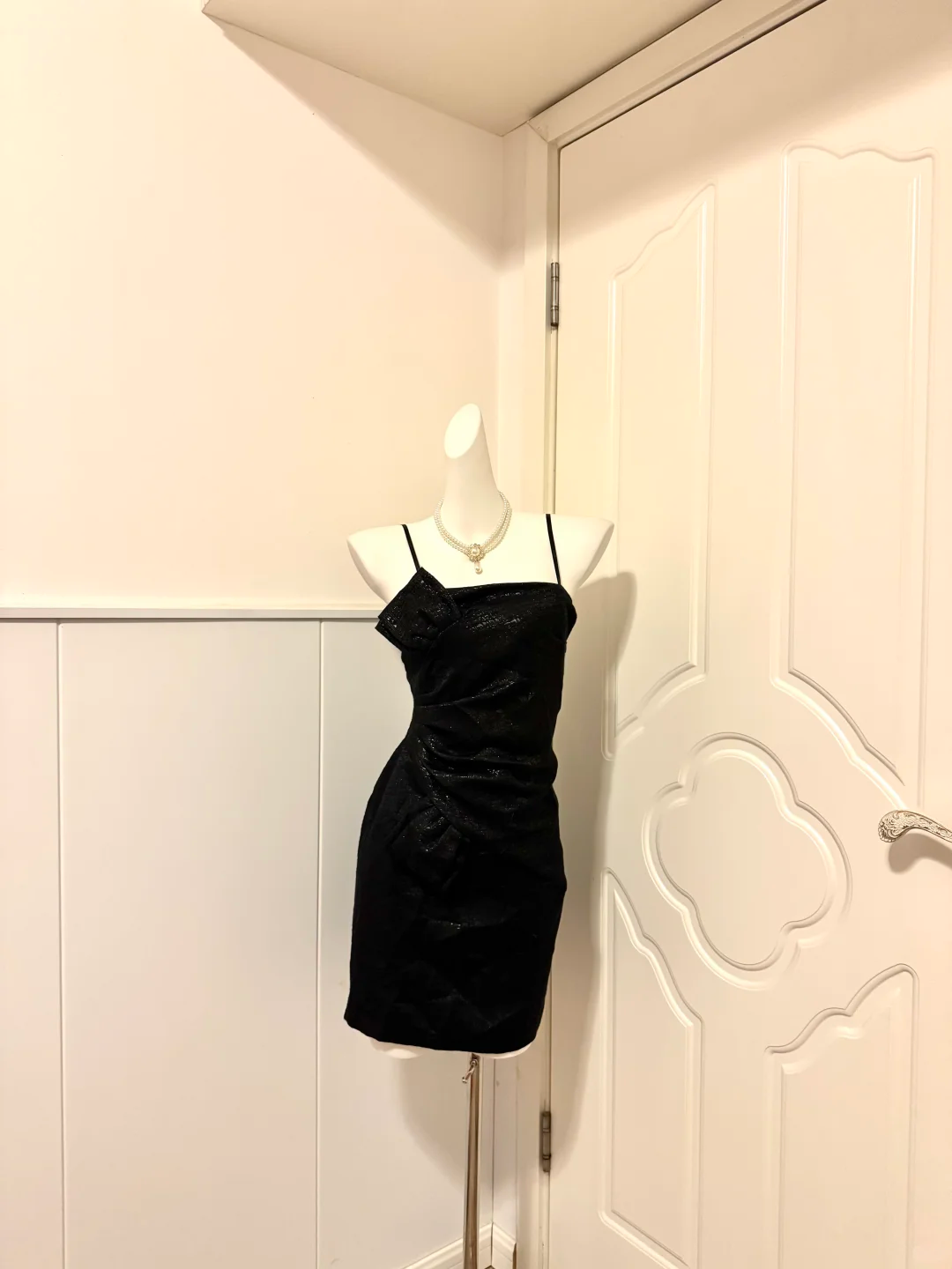 Black Spaghetti Strap Short Cocktail Dress, Square Neck 3D Side Bow Ruched Waist Sparkly Sheath Homecoming Party Gown gh9261