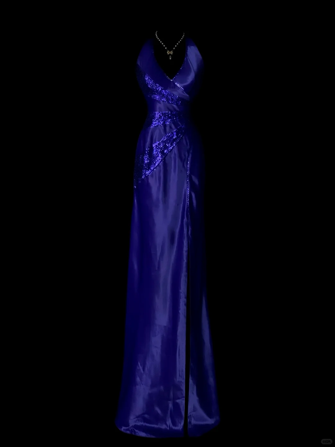 Royal Blue Halter V‑Neck Evening Gown, Diagonal Sequin Embellishment, Fitted Waist, Satin Long Dress With High Side Slit, Formal Prom Party Gown gh8887