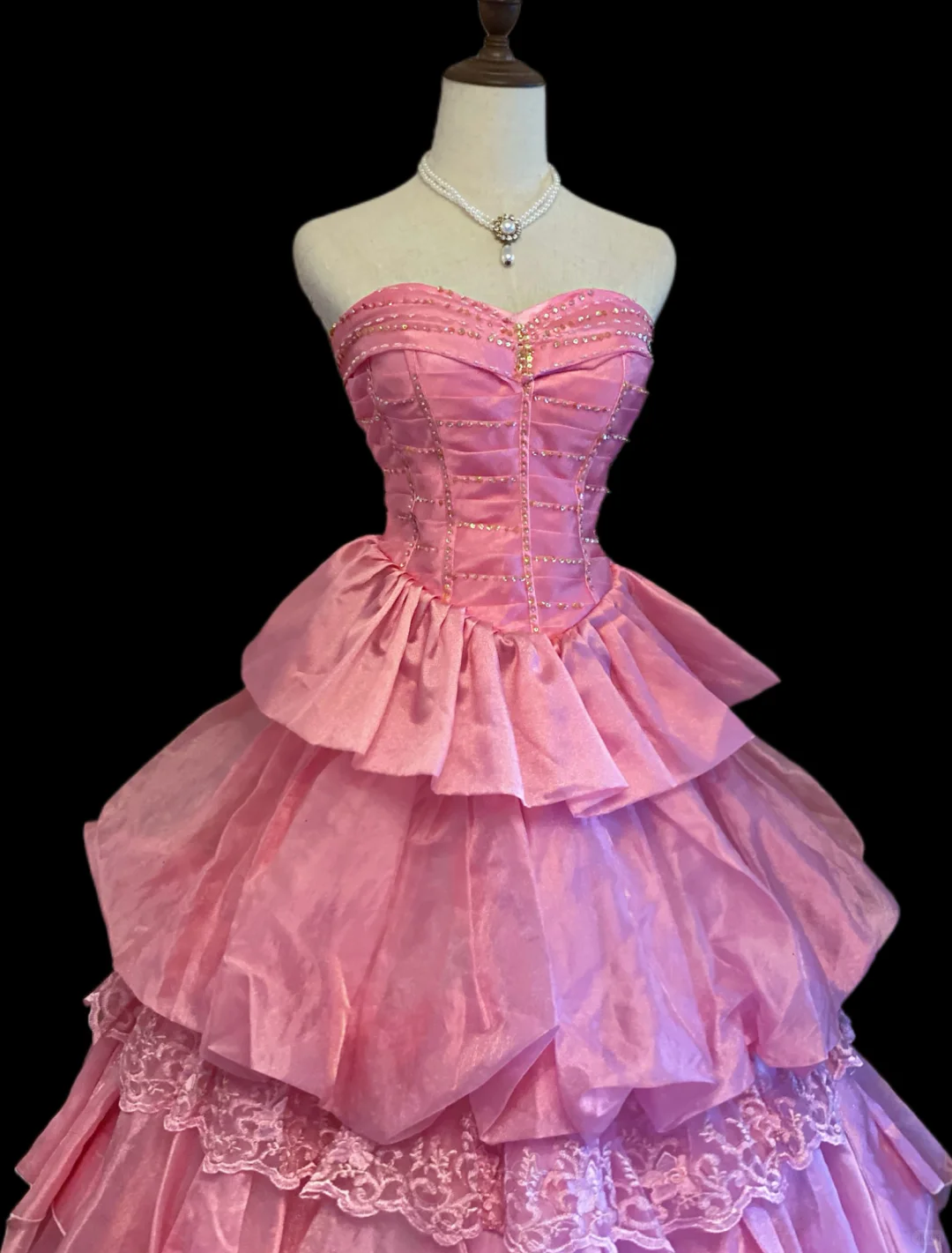 Pink Strapless Princess Ball Gown, Sweetheart Neck, Gold Stitching Beaded Corset Bodice, Multi‑Layer Ruffled Skirt With Lace Trim, Formal Prom Party Dress gh8911