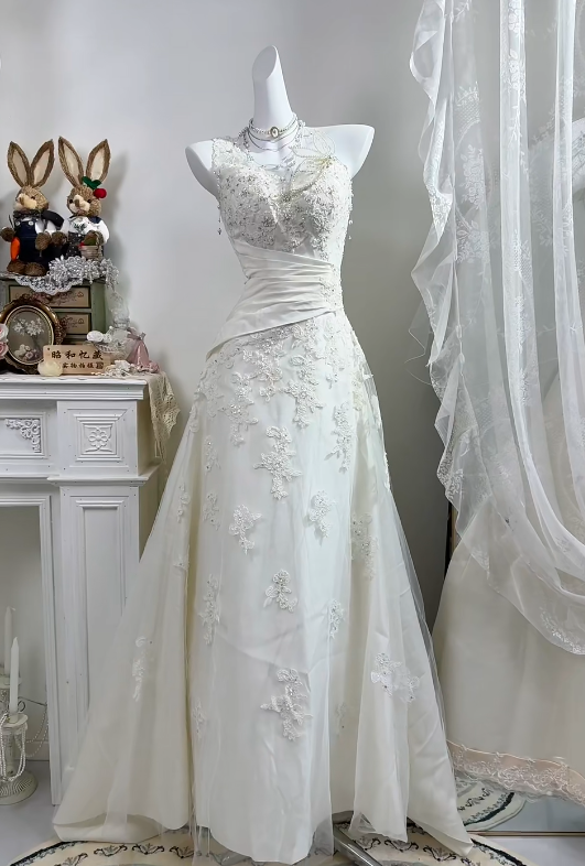 Off White Halter Long Wedding Dress, Sweetheart Neck Heavy Beaded Lace Appliques A-Line Bridal Gown gh9280