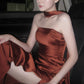 Karamellbraunes, rückenfreies Maxi-Abendkleid aus Satin mit Neckholder und Schlitz (gh6745)