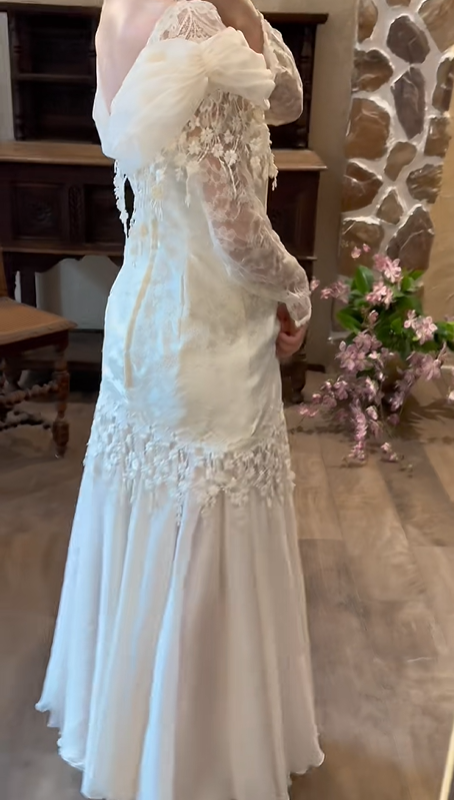 Ivory White Vintage Off‑the‑Shoulder Wedding Gown, Twist Tulle Neck Floral Lace Long Sleeve Lace Fringe Chiffon A‑Line Bridal Dress gh9073