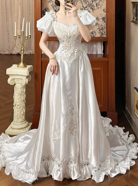 White Vintage Satin Wedding Ball Gown, Sweetheart Square Neck, Short Puff Sleeves, Gold‑Thread Lace Appliqué Pointed Waist, Voluminous A‑Line Skirt With Ruffle Lace Hem, Prom Dress gh8649