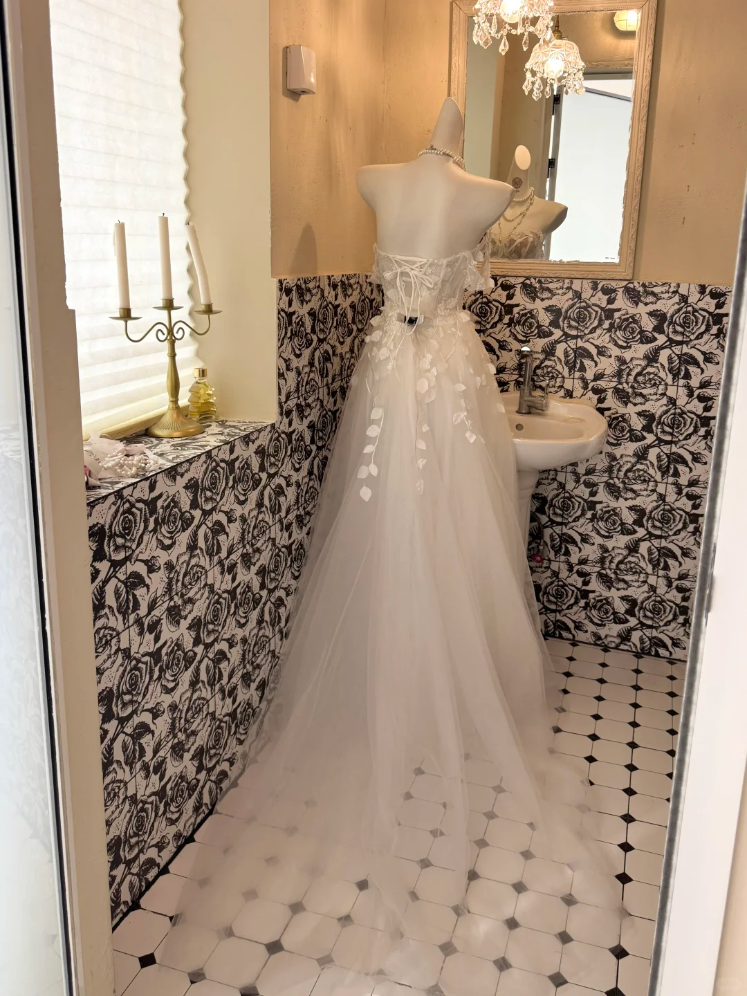 White Strapless Embroidered Waist-Cinched Slim Elegant Romantic Dress, Wedding Gown gh7655