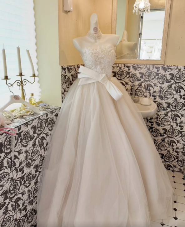Ivory Lace Strapless Voluminous Skirt Tulle Long Romantic Dress, Wedding Gown gh7828