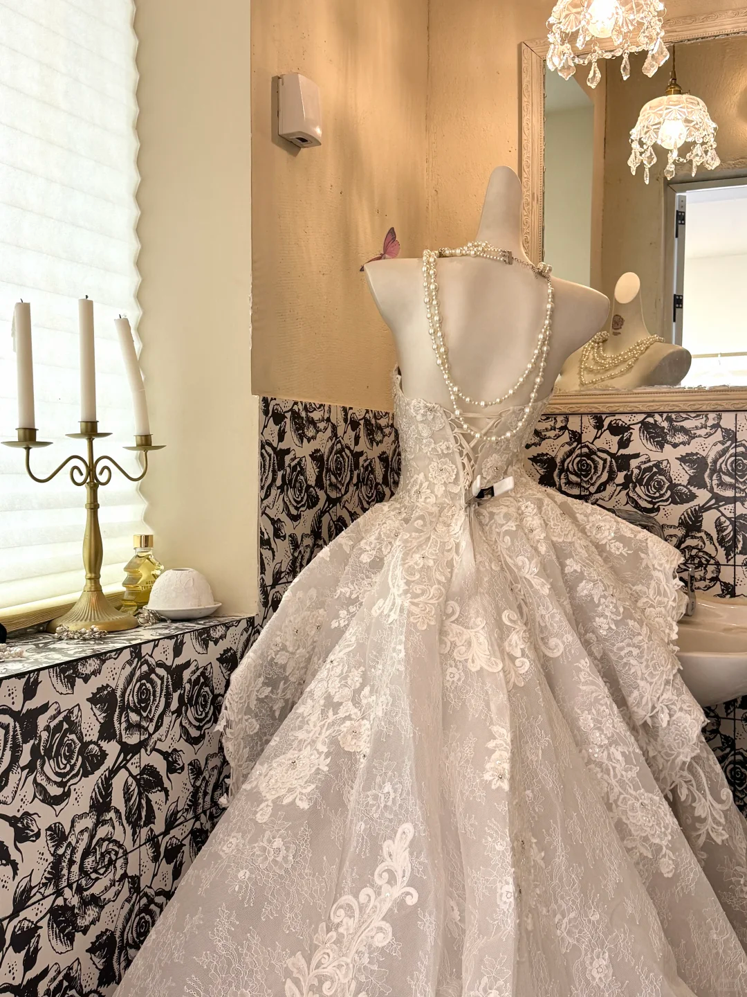 White Strapless Lace Waist-Cinched Full Flared Romantic Dress, Wedding Gown gh7519