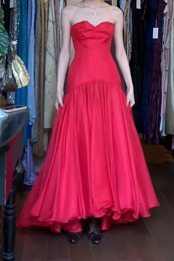 Red Vintage Prom Dress Strapless Sweetheart Neck Fitted Waist Flowy Long Evening Gown gh9619