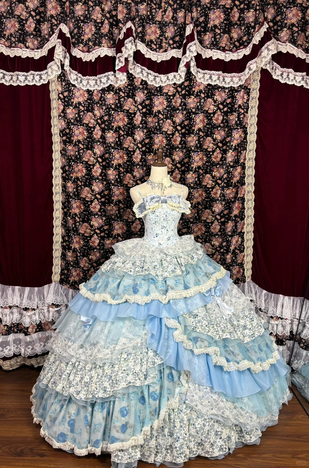 Blaues, florales, süßes, elegantes, langes Ballkleid aus Satin-Tüll gh4769