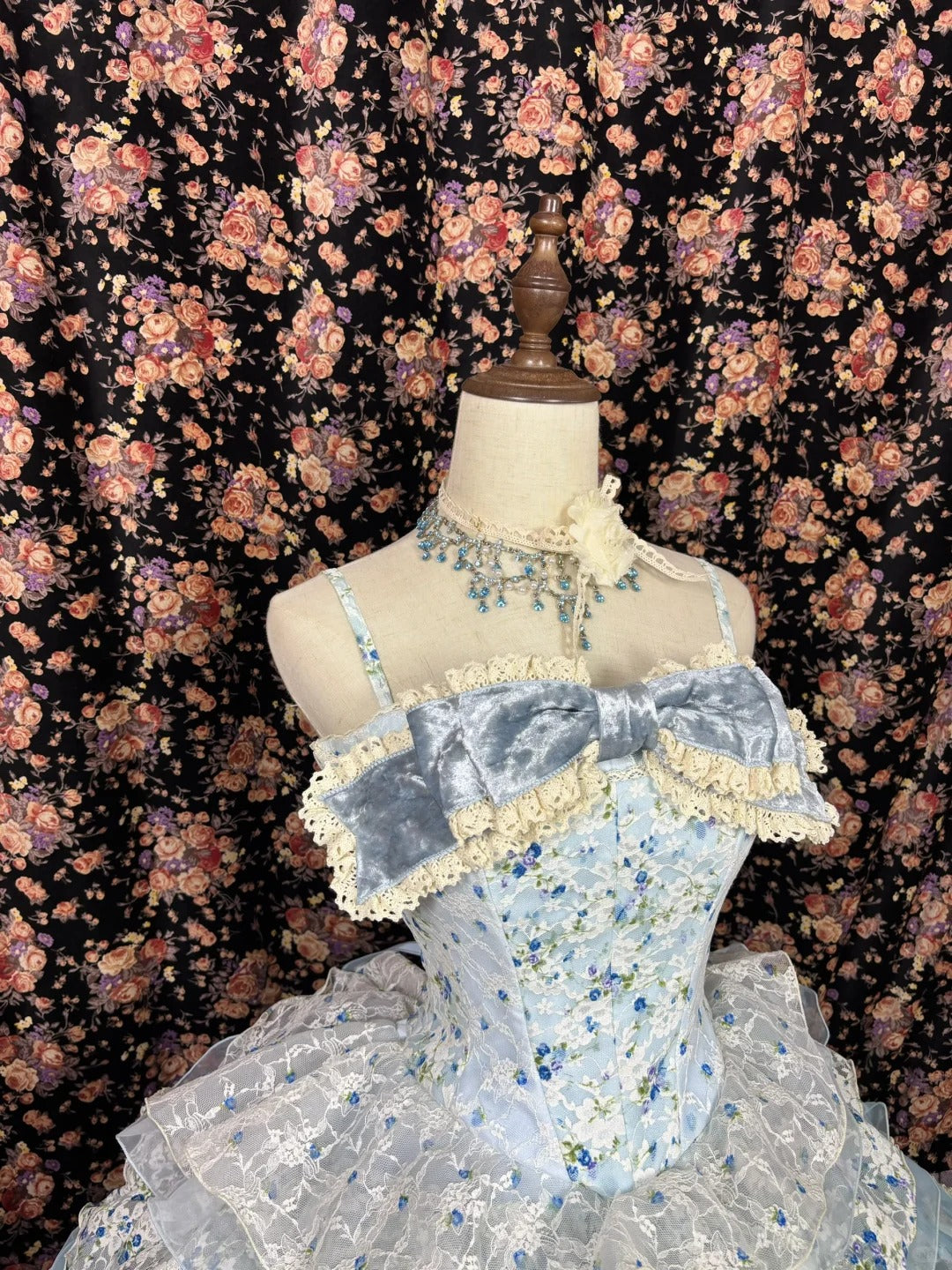 Blaues, florales, süßes, elegantes, langes Ballkleid aus Satin-Tüll gh4769