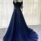 Dunkelblaues, wunderschönes, glänzendes Pailletten-Abendkleid aus langem, elegantem Tüll gh2578