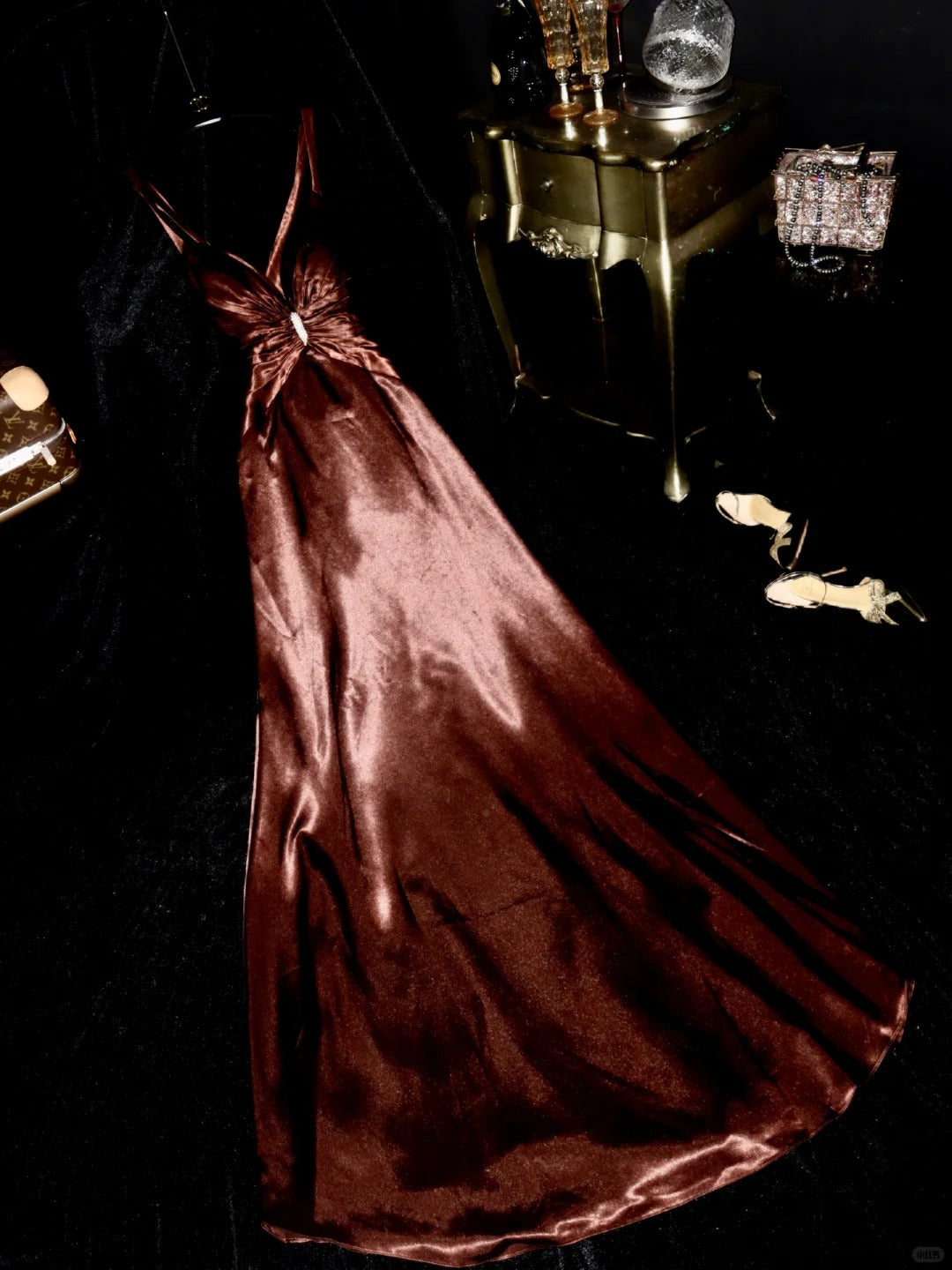 Braunes, modisches, schlichtes, elegantes, langes Satin-Ballkleid, Abendkleid, Abschlusskleid, Partykleid, gh4453