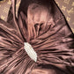 Braunes, modisches, schlichtes, elegantes, langes Satin-Ballkleid, Abendkleid, Abschlusskleid, Partykleid, gh4453