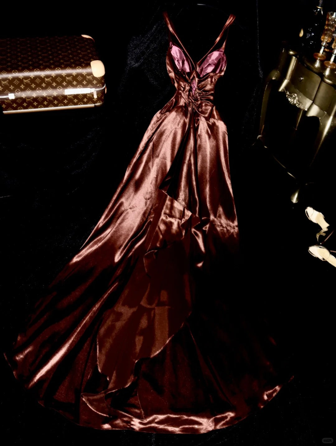 Braunes, modisches, schlichtes, elegantes, langes Satin-Ballkleid, Abendkleid, Abschlusskleid, Partykleid, gh4453