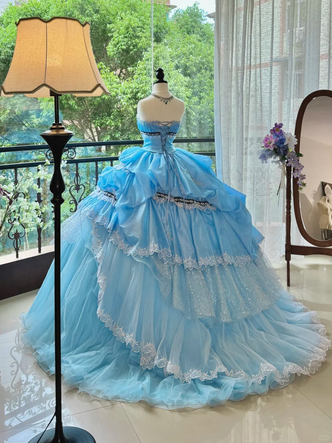 Girlhomeshops-Blau Wunderschöne Elegante Süße Lange Tüll Quinceanera Kleider Ballkleid Abschlussballkleid Prinzessin gh5004