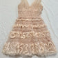 girlhomeshops - Robe midi sans manches en tulle rose nude avec sequins et motifs texturés 3D gh6312