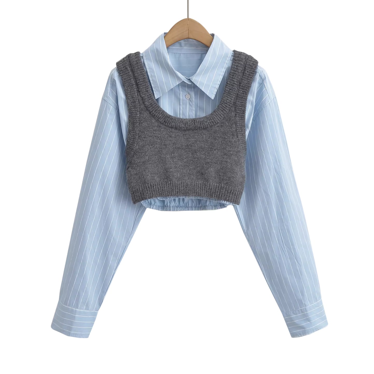 Exklusives Design, trendig und schick, süß und frech: Zweiteiliges Set im Lagenlook mit langärmeligem Hemd und hochgeschnittenem Crop-Top. 11400