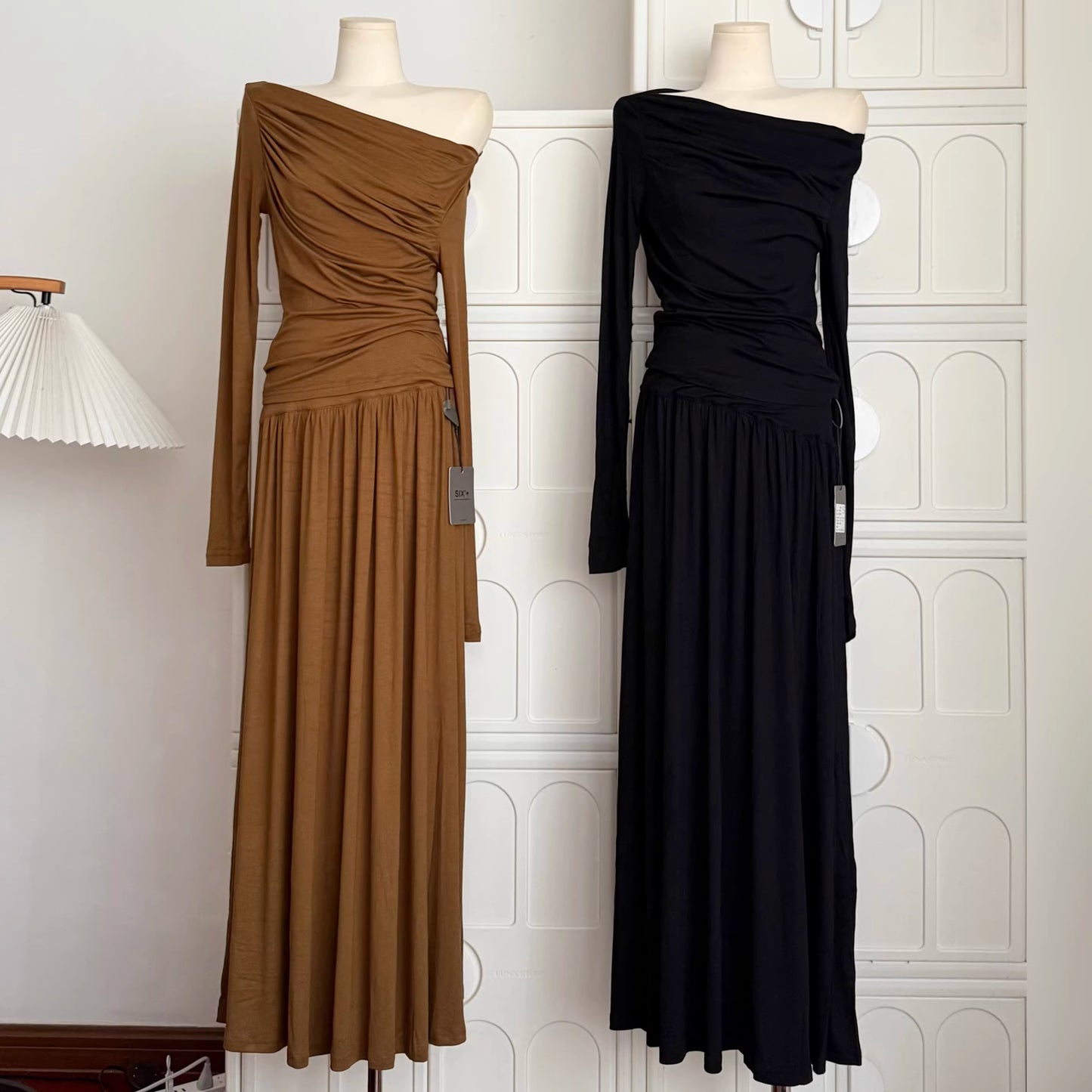 Robe plissée automne pour femme, style chic et minimaliste, longue, asymétrique à une épaule, référence 11452