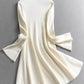 Einfarbiges, hochgeschlossenes, figurbetontes Strickkleid mit Glockenärmeln, tailliertes Damenkleid für Herbst und Winter. 11322