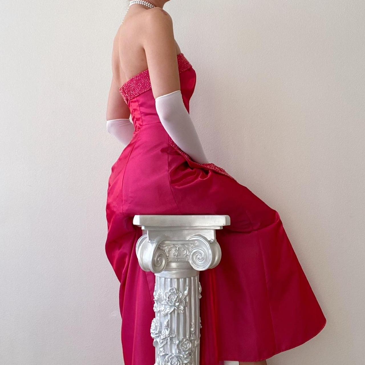 Robe de soirée longue en satin rose foncé arc-en-ciel, style vintage, avec perles, style princesse, fantaisie, style trompette, gh4349