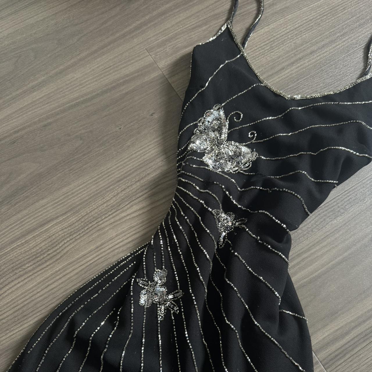 Robe de soirée longue en mousseline de soie et tulle, élégante et sophistiquée, style vintage, avec des papillons argentés et des perles, gh3722