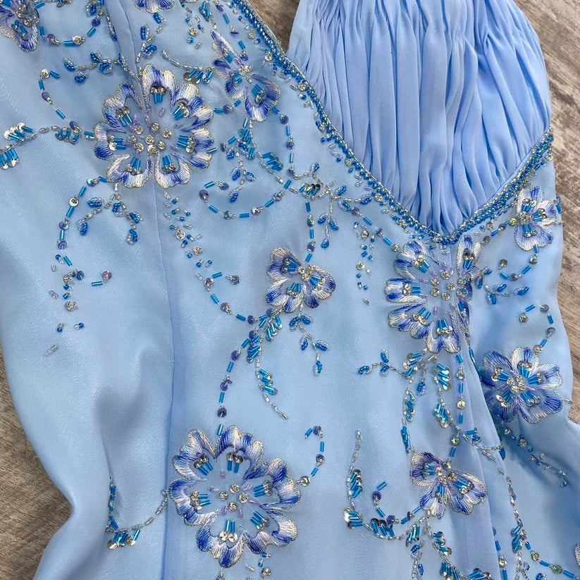 girlhomeshops – Blaue modische Hosenträger, exquisite Perlenbesatz, wunderschöner offener Rücken, Schlitz, Chiffon, Ballkleid, langes Abendkleid, gh5611