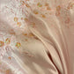 Robe de soirée longue en satin rose clair avec perles et papillons gh4486