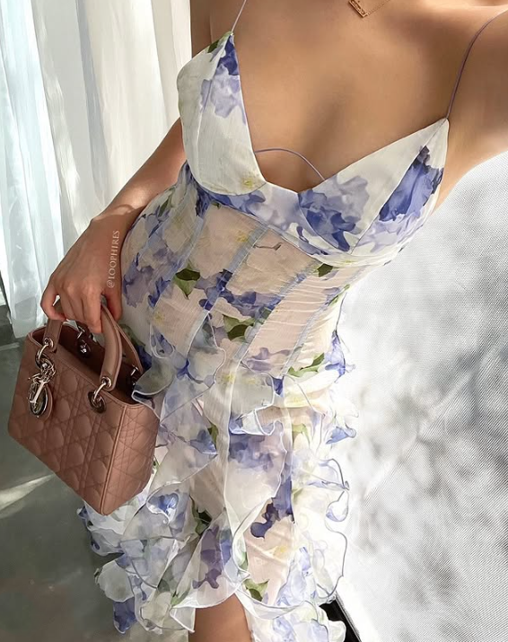 Robe de soirée longue à bretelles spaghetti et motif floral bleu charmant gh3009