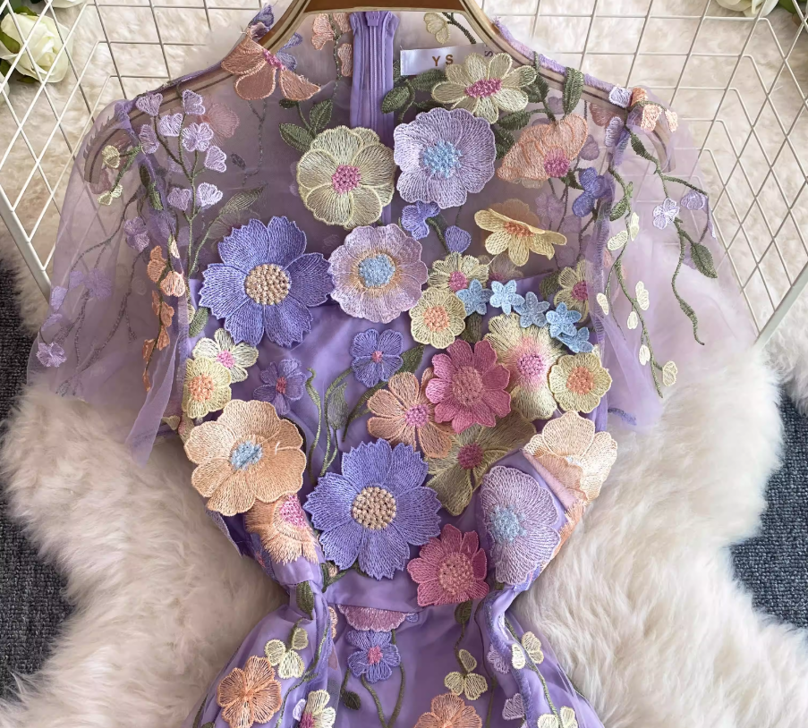 Palast-Stil schöne schwere Arbeit dreidimensionale Blumenstickerei Stickerei Urlaub am Meer Kleid Morgenmantel weibliche Braut High-End 11286