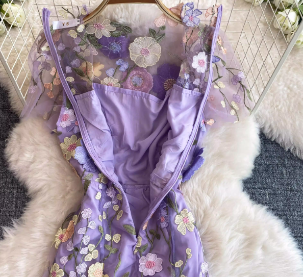 Palast-Stil schöne schwere Arbeit dreidimensionale Blumenstickerei Stickerei Urlaub am Meer Kleid Morgenmantel weibliche Braut High-End 11286