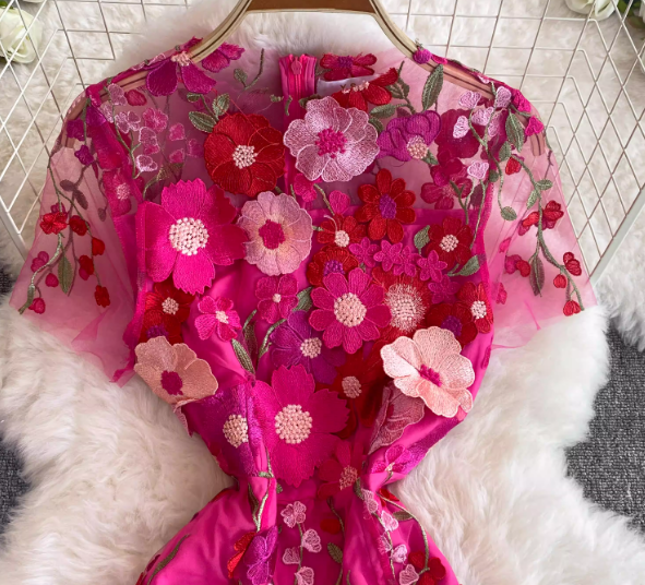 Palast-Stil schöne schwere Arbeit dreidimensionale Blumenstickerei Stickerei Urlaub am Meer Kleid Morgenmantel weibliche Braut High-End 11286