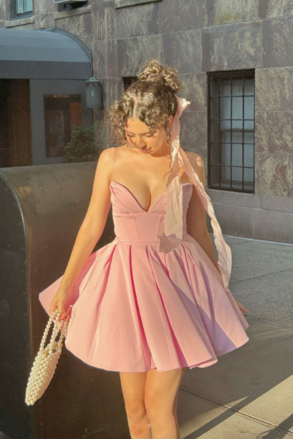 Girlhomeshops - Robe de soirée courte en satin rose tendance, robe d'anniversaire gh5271