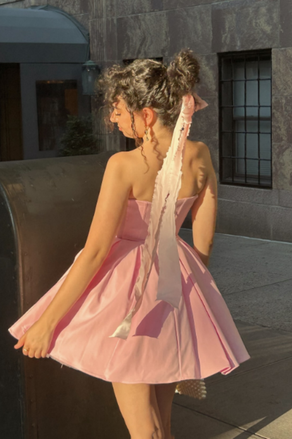 Girlhomeshops - Robe de soirée courte en satin rose tendance, robe d'anniversaire gh5271