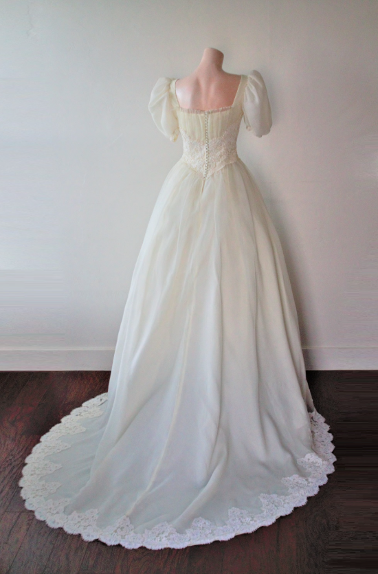 Vintage-Palastkleid mit Puffärmeln aus Spitze | Tüll-Maxikleid mit taillierter Schleppe gh6420