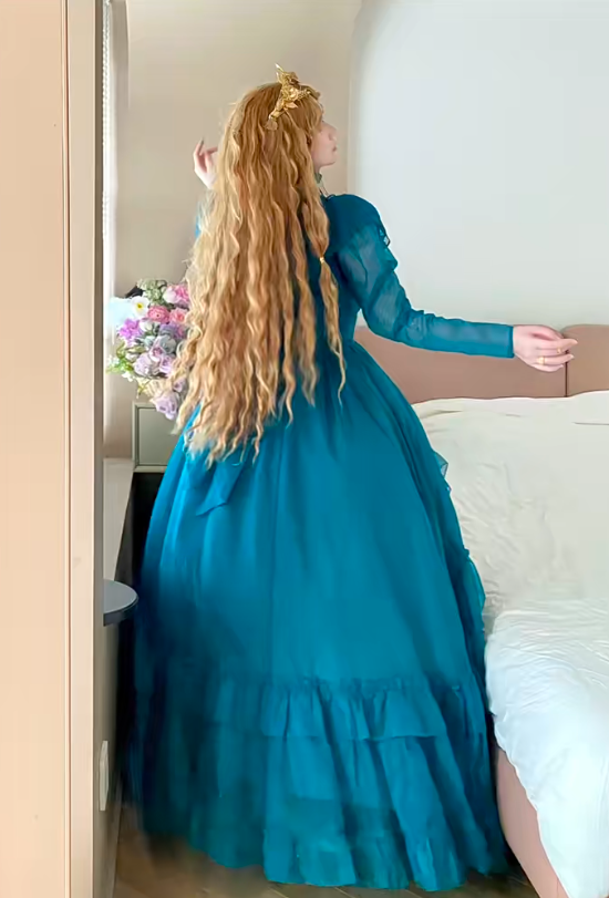 Pfauenblaues, hochgeschlossenes, langärmeliges, gestuftes Ballkleid aus Tüll in viktorianischer Retro-Manier für Partys und Abende (gh6740)