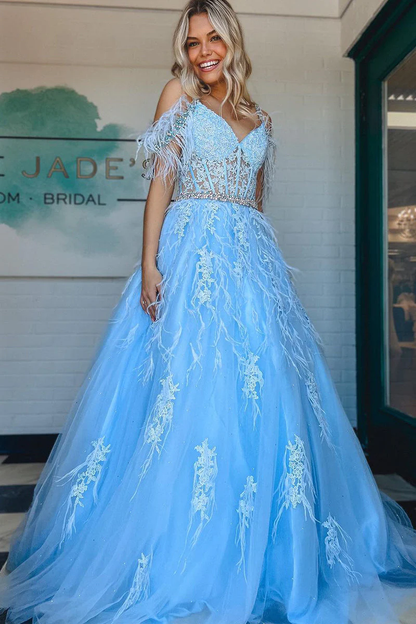 Robe de bal en tulle et dentelle à col en V avec perles et plumes gh2688