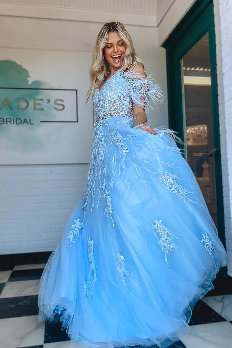 Robe de bal en tulle et dentelle à col en V avec perles et plumes gh2688