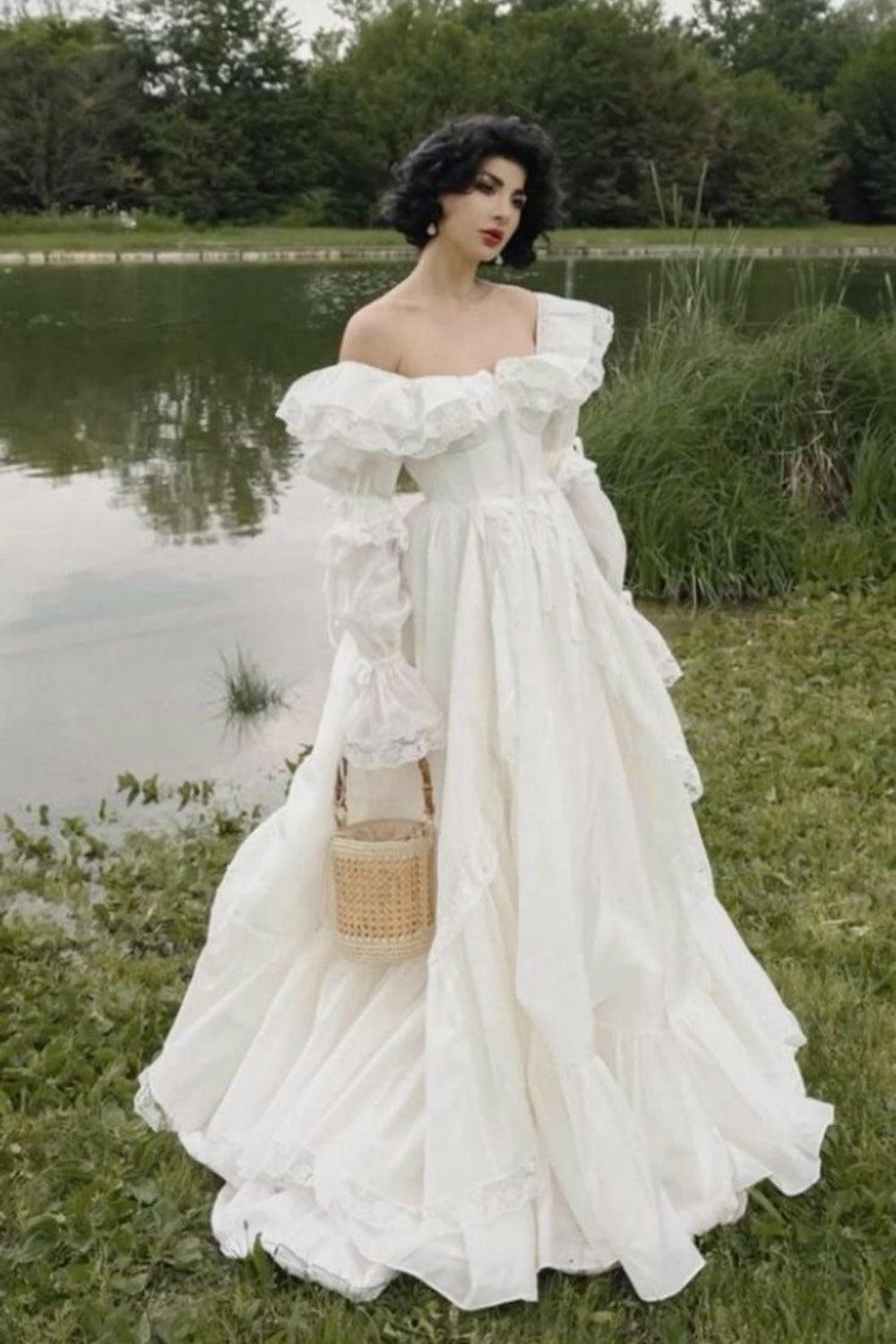 girlhomeshops - Weißes, langärmeliges, bodenlanges Ballkleid mit Tüll gh6220