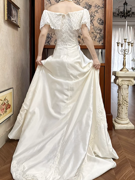 Ivory Vintage Satin A‑Line Wedding Prom Dress, Off‑the‑Shoulder Wide Lace Cape Collar, Pearl Bow, Floral Lace Appliqués Long Train gh8705