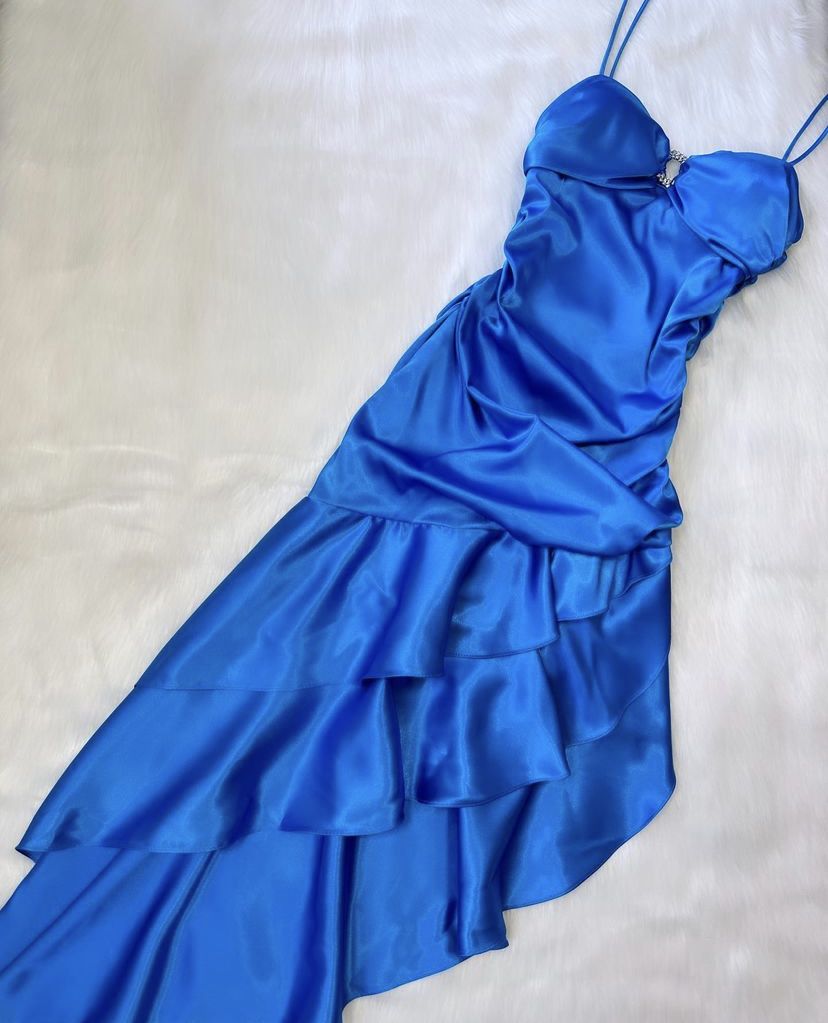 Girlhomeshops - Robe de soirée longue en satin bleu à volants, élégante et tendance, robe de remise de diplôme, gh5200