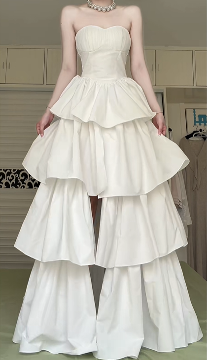 White Strapless Sweetheart Neck Tiered High‑Slit Wedding Gown, Multi‑Layer Ruffle Cake Skirt Formal Prom Dress gh8997