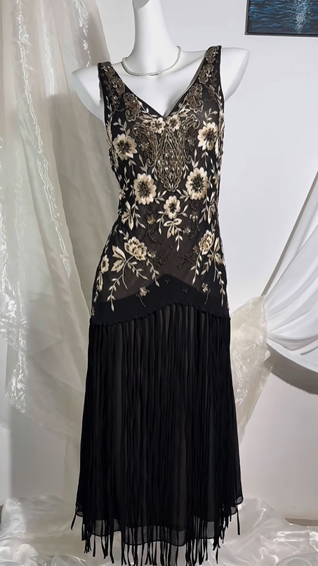 Vintage Long Prom & Evening Party Dress, Black Base With Embroidered Pattern, Fitted Waist Silhouette gh8569