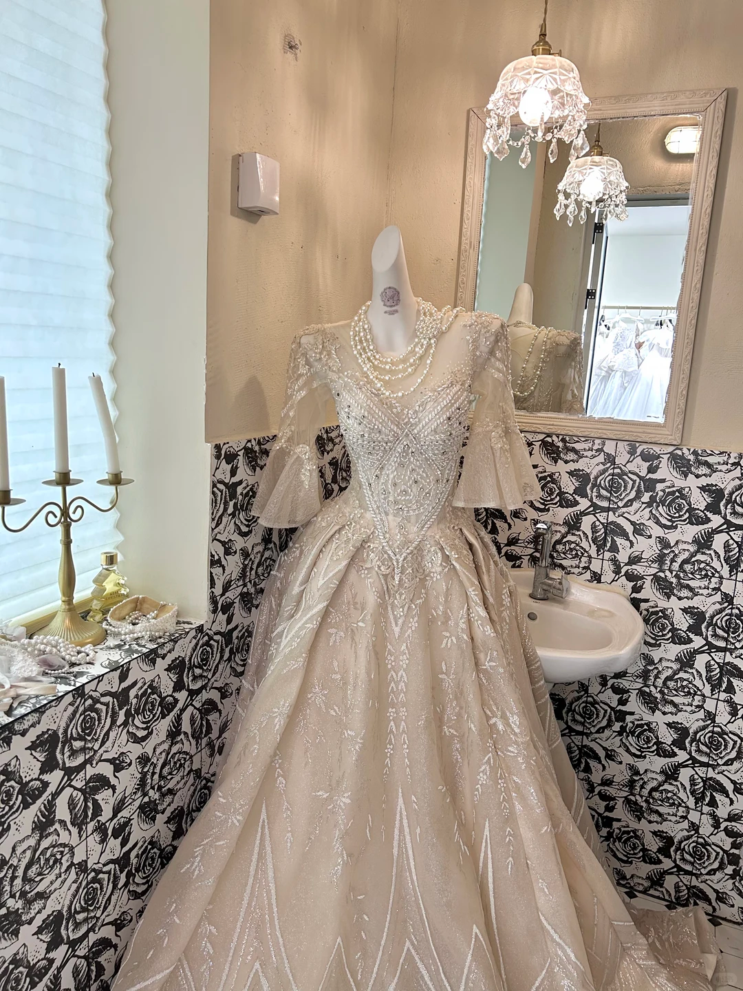 Light Apricot Vintage Elegant Waist-Cinched Figure-Flattering Full Flared Skirt Long Romantic Dress, Wedding Gown gh7749