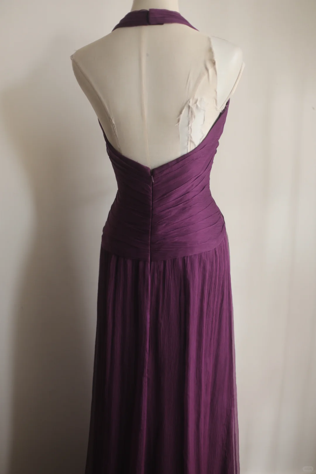 Deep Purple Halter V‑Neck Long Evening Gown, Cross Ruched Waist Flowy Chiffon A‑Line Bridesmaid Formal Dress gh9107